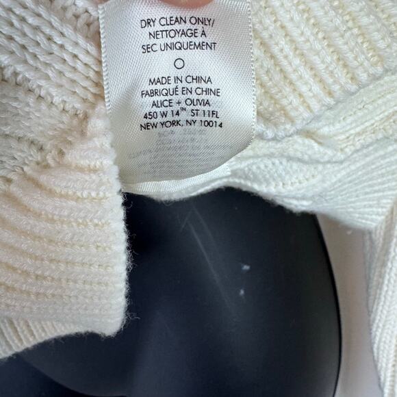 ALICE + OLIVIA Cream Beau Relaxed Fit Black Bow Detail Cable Sweater Small - Picture 7 of 7